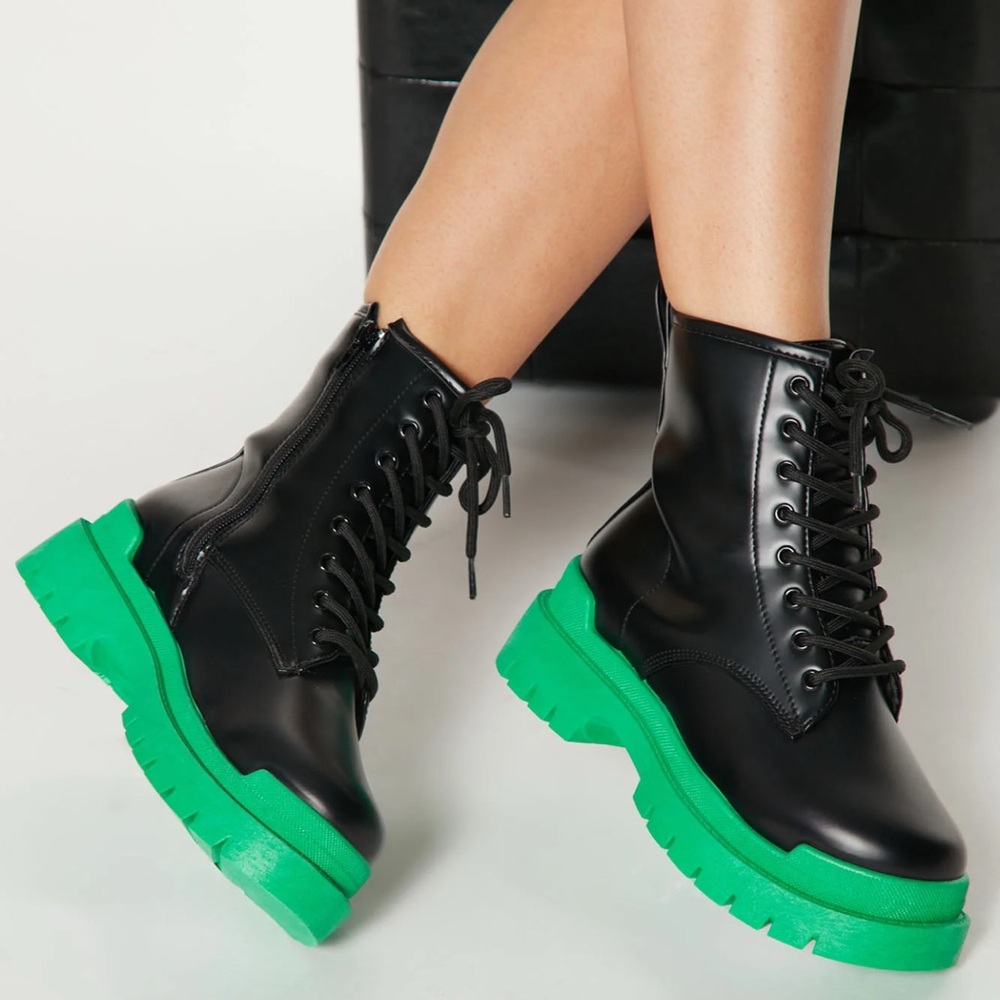 •Going My Way• Black and Green Combat Boots New